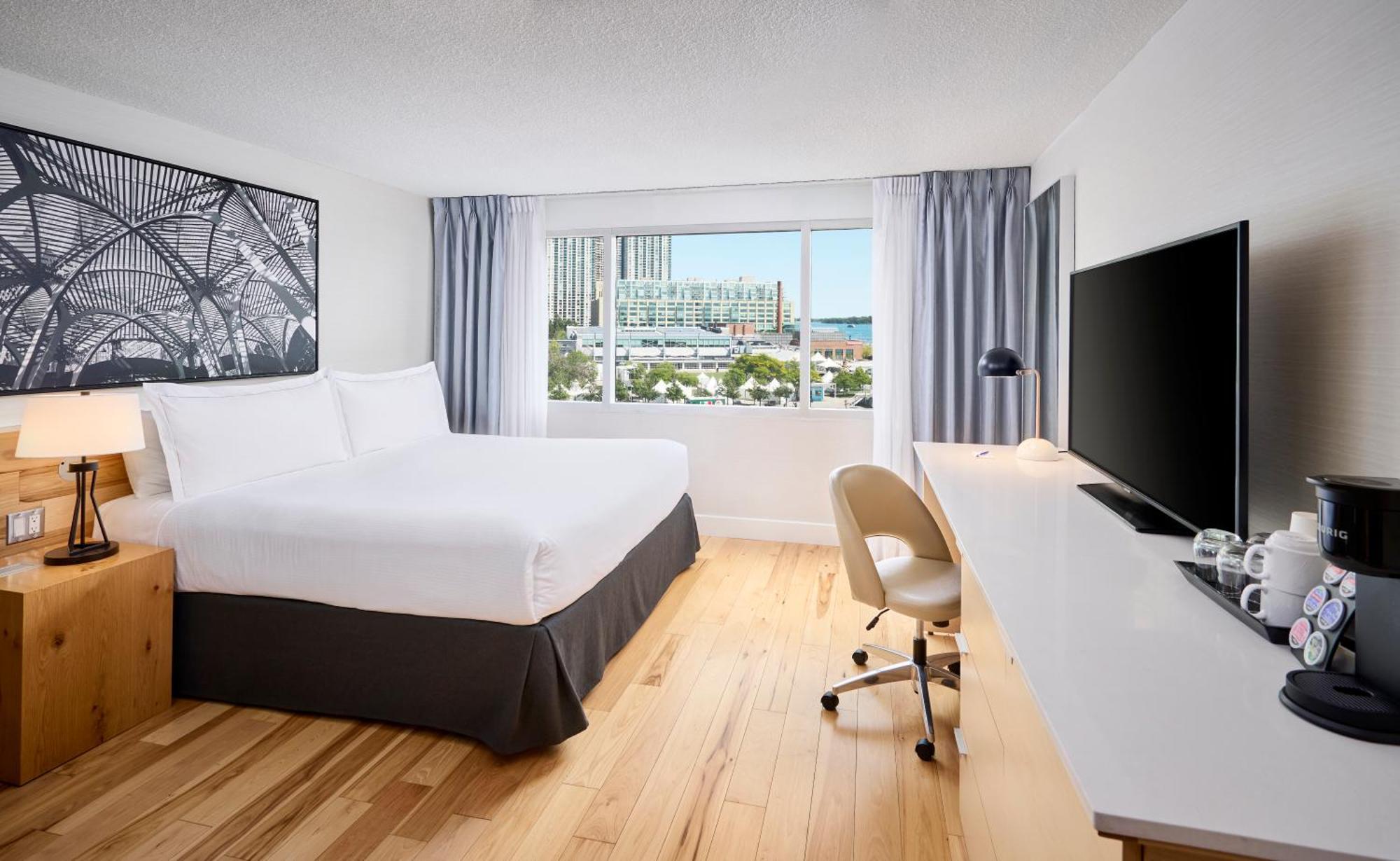 Chambre Lit King-Size - Vue sur Ville - Non-Fumeurs